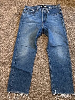 Levi's Women's wedgie Straight-Leg Jeans in Medium Blue Wash 30
